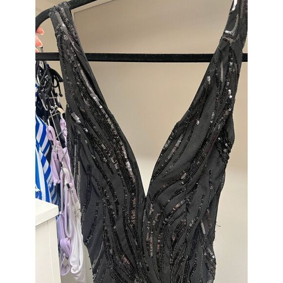 Windsor Sequin Deep V-neck Sleeveless Party New Years Vegas Miami Club Dress - Picture 1 of 5
